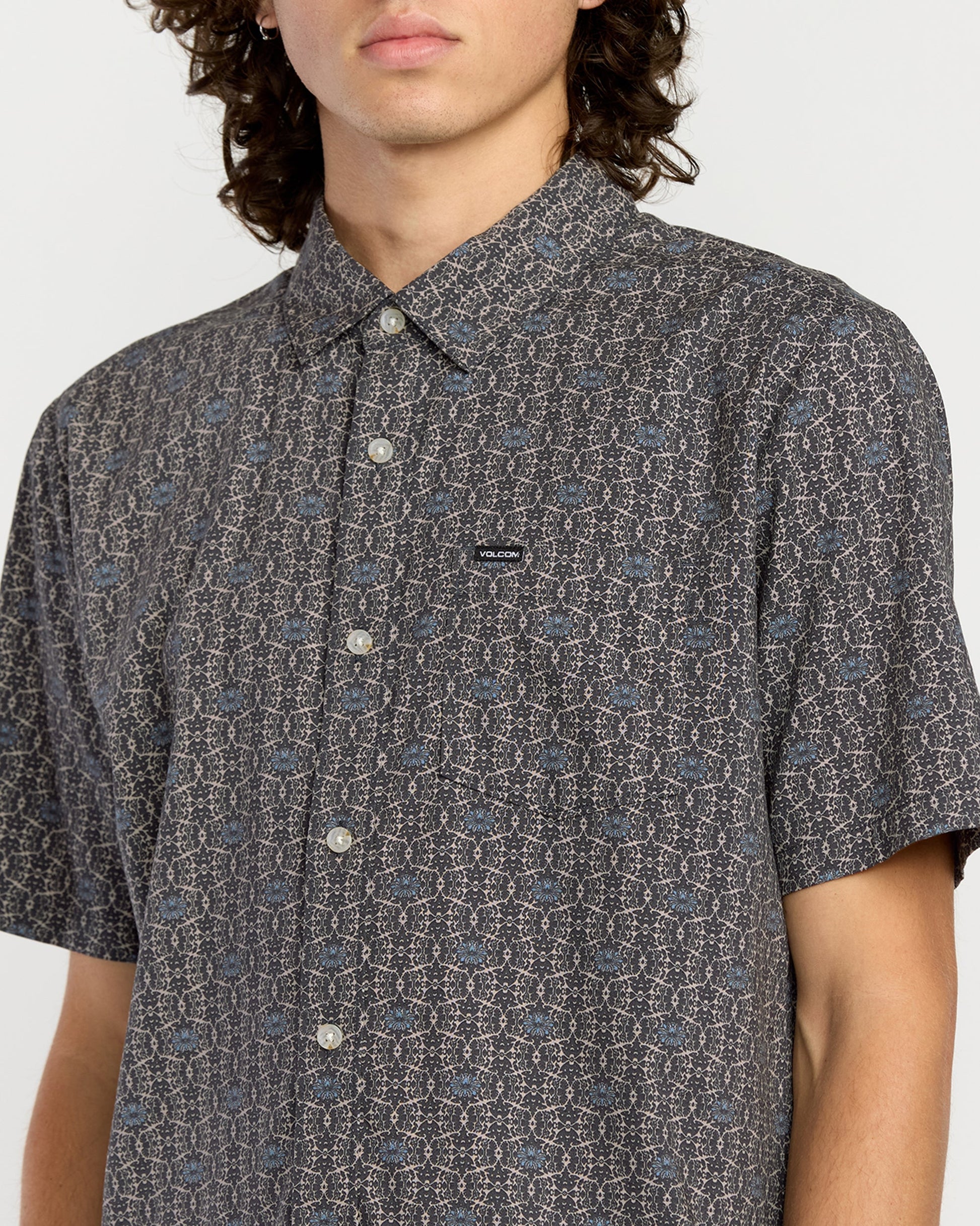 Volcom Men's Scaler Stone Woven Short Sleeve Shirt