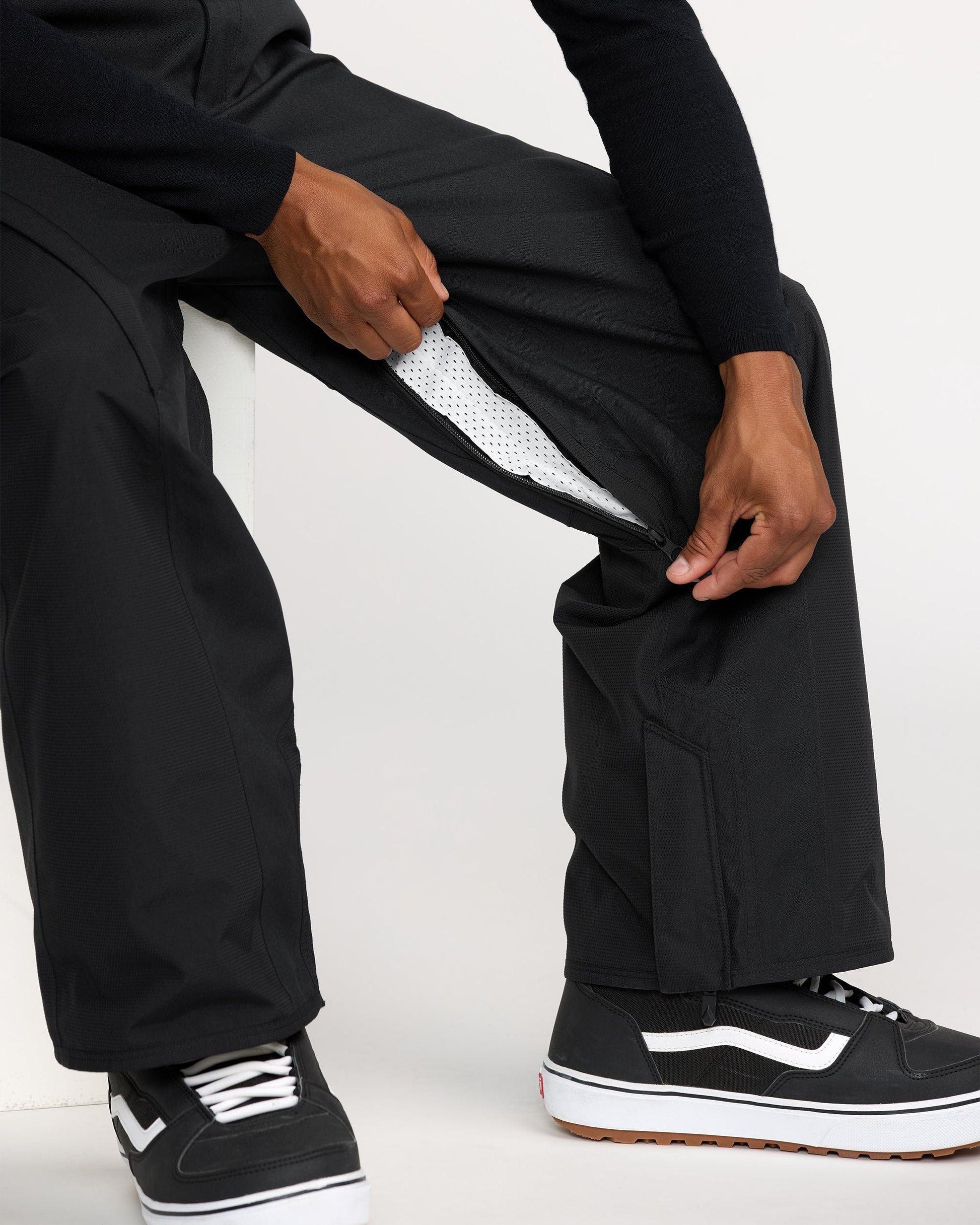 Volcom Men's Kleveland Shell Pants Black
